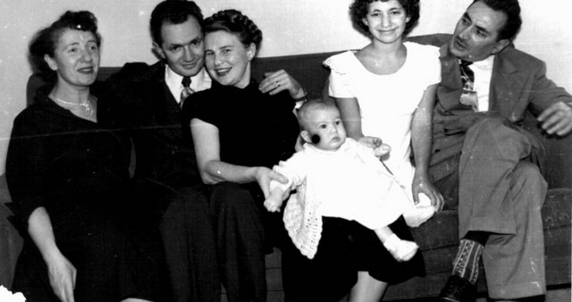 g1a-Kahn_Family_1949.jpg