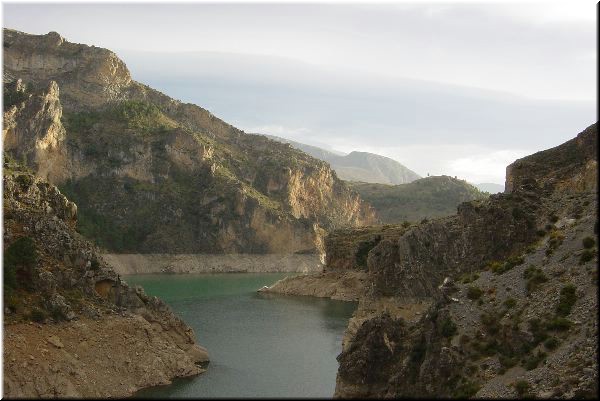 Driving to Granada - was this the river upstream from that gigantic dam?