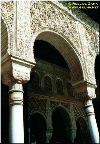 Alhambra - another closeup of arch