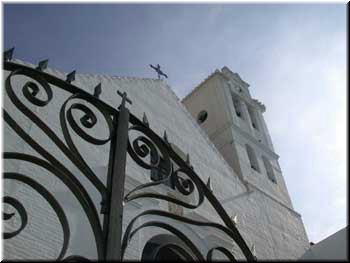 Frigiliana - the church, from very close up.