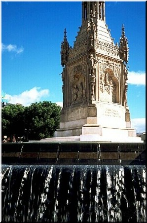 Plaza Colon - a great fountain. 