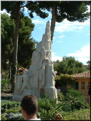 Caves of Nerja - could this statue be a depiction of the boys who discovered the cave while chasing bats?