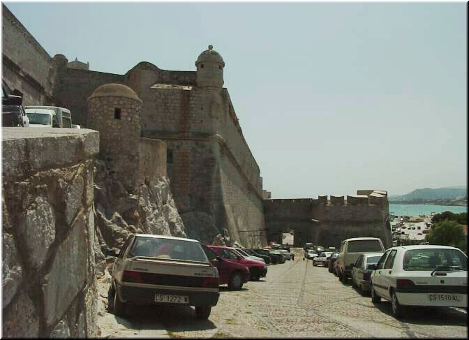 The Peniscola castle is not just a tourist attraction - people are living in the old houses inside the walls